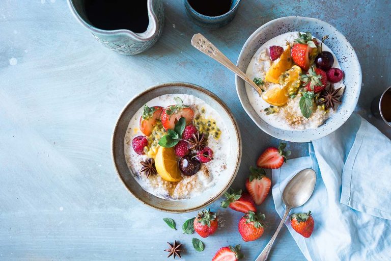 Därför ska du äta havregrynsgröt till frukost – 3 nyttiga recept